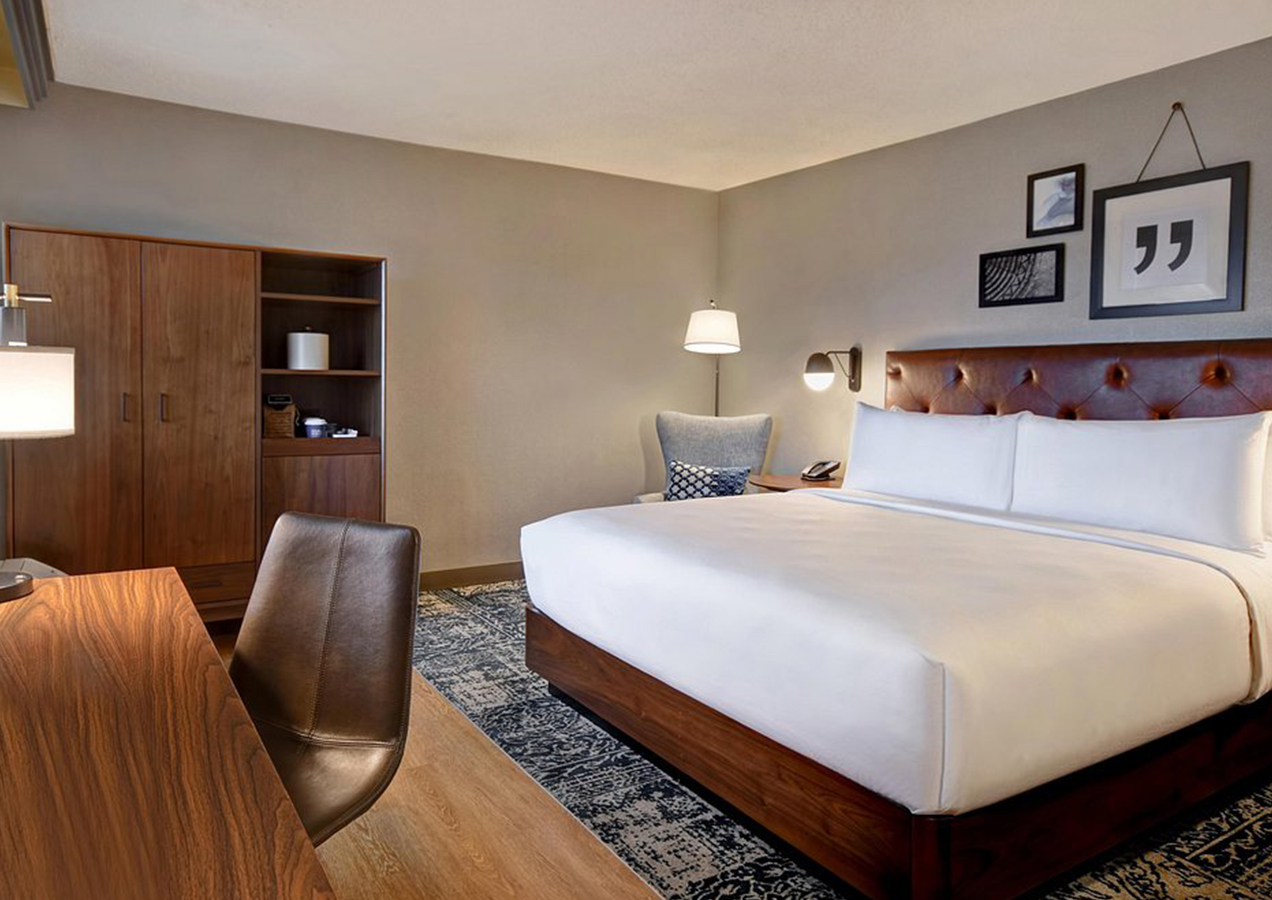 SHERATON NEWTON HOTEL