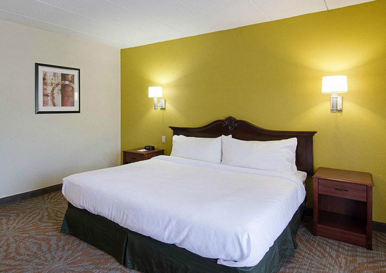 SUBURBAN EXTENDED STAY LOGAN AIRPORT